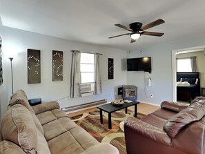 House (2 Bedrooms) | Property amenity - Knotty Pines Cabin by Ruidoso Vacation Rentals (Ruidoso)