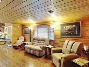 Studio (3 Bedrooms) | Ausstattung der Unterkunft