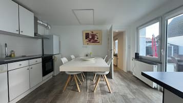 Oven, stovetop, dishwasher