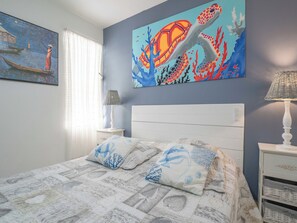 3 chambres, fer et planche à repasser, lit de bébé portatif, Wi-Fi