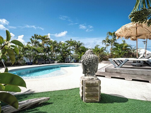 Villa Belle Vue with a nice pool and great view to La Désirade
