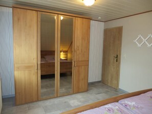 2 bedrooms, free WiFi