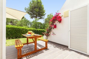 Outdoor dining - Apartment with BBQ and pool in Vilamoura (Vilamoura)