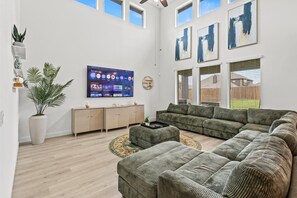 Smart TV, fireplace, offices
