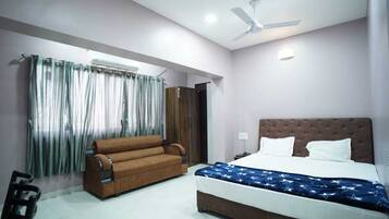 Chambre Supérieure, non-fumeurs, vue jardin | Literie hypoallergénique, bureau, Wi-Fi gratuit