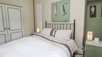 2 bedrooms, individually decorated, individually furnished, free WiFi