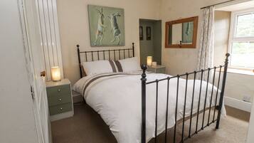 2 bedrooms, individually decorated, individually furnished, free WiFi