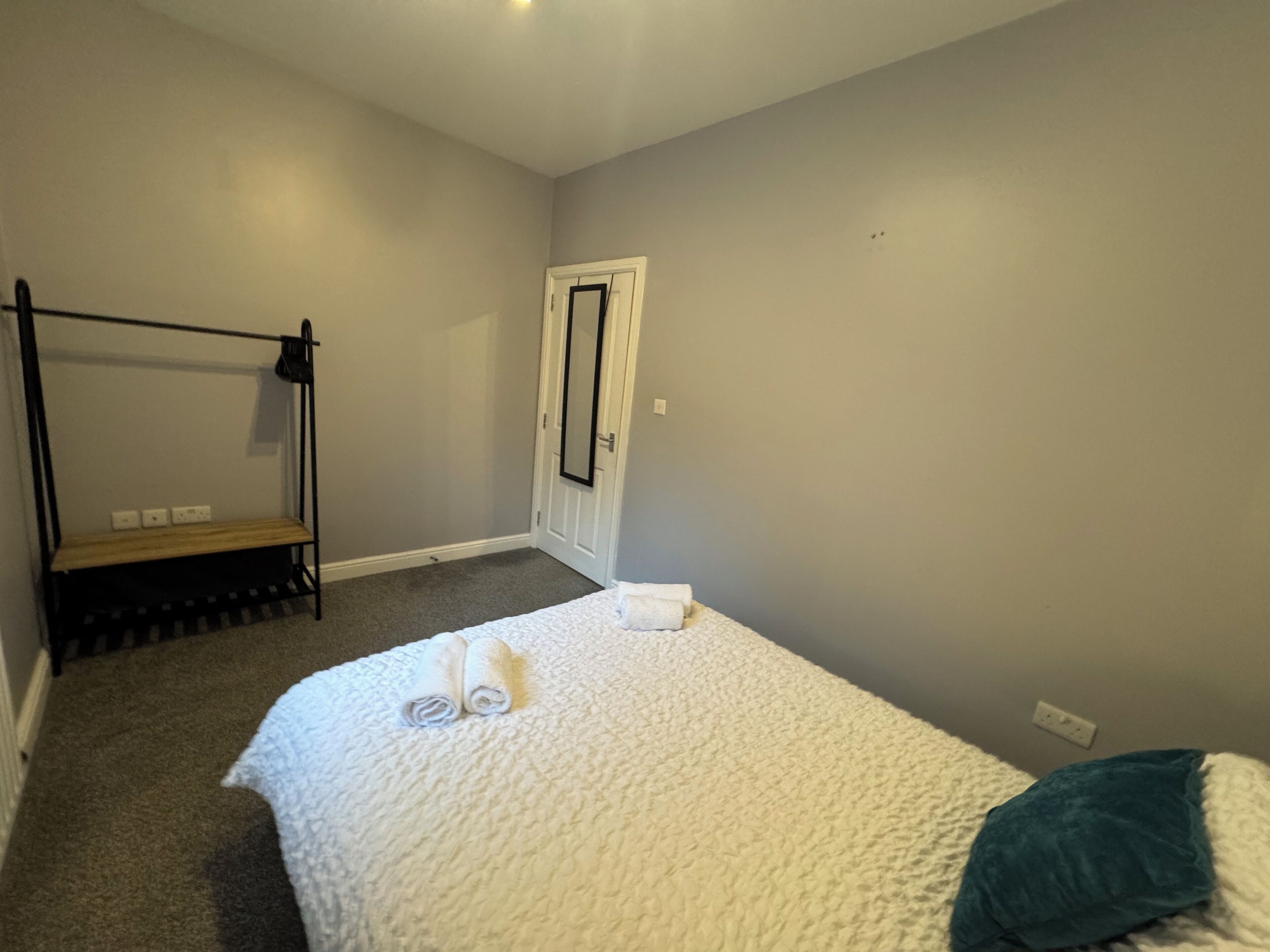 3 chambres, fer et planche à repasser, Wi-Fi gratuit, draps fournis
