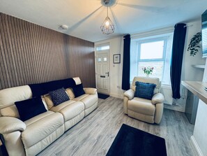 Living area - Keekle Cottage - 2 Bedrooms - Sleeps 4 (Cleator Moor)