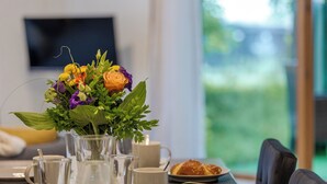 Dining - Rob's Flat: Bright 3-room apartment for up to 6 people, 2 minutes to the S-Bahn (Weil der Stadt)