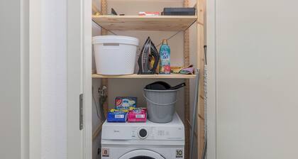 Rob's Flat: Helle 3-Zimmer-Wohnung für bis zu 5 Personen, 2 Minuten zur S-Bahn