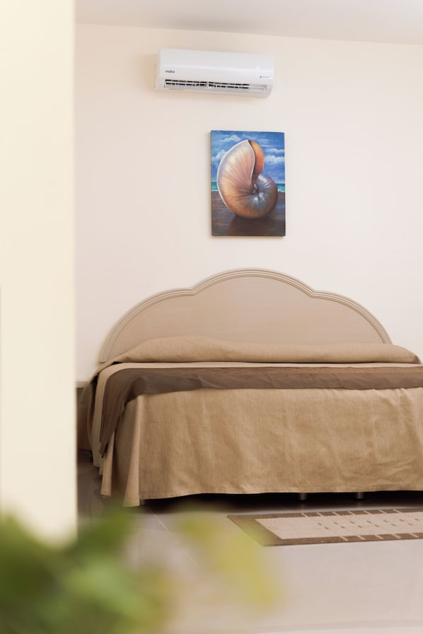 خزنة داخل الغرفة وواي فاي مجانًا