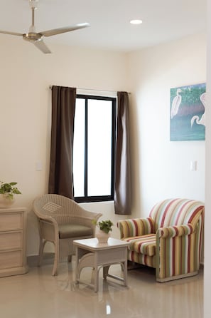 خزنة داخل الغرفة وواي فاي مجانًا