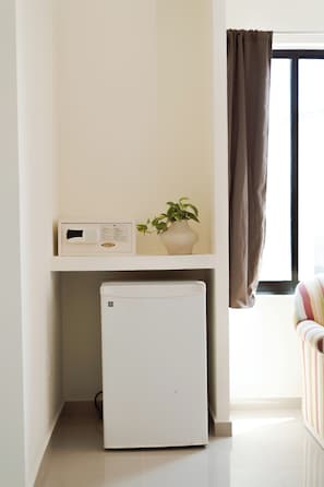 خزنة داخل الغرفة وواي فاي مجانًا