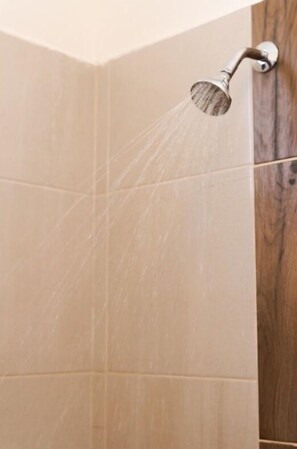 Comfort Double Room, City View | Bathroom | Shower, hair dryer, towels, soap - Saules Sueño  (Cancún)