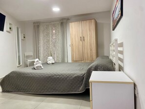 Room - House Of Totonn | A traditional townhouse in the historic district, nestled among art and history (Unknown)