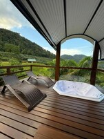 Chalé romântico | Banheira de hidromassagem particular