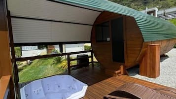 Chalé romântico | Banheira de hidromassagem particular