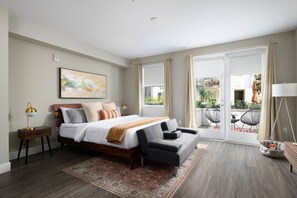 デスク、アイロン / アイロン台、旅行用ベビーベッド、WiFi (無料)