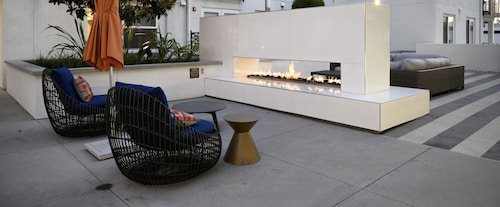 Casa Clementine - 10 min to SNA/Beach + Free Parking