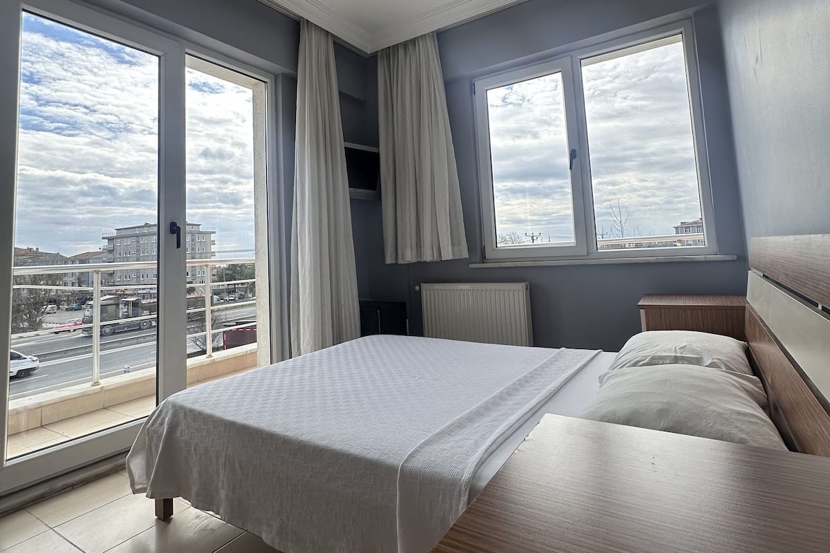 Desk, laptop workspace, free WiFi