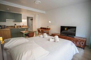 Strykejern/-brett, wi-fi og sengetøy