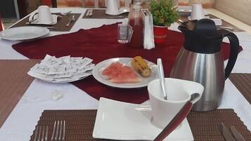 Free daily continental breakfast