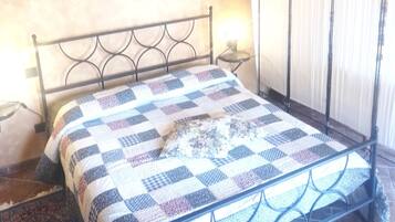 1 camera, ferro/asse da stiro, Wi-Fi, lenzuola