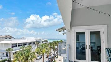 公寓客房, 1 張加大雙人床和 1 張沙發床 (Gulf Place Town Center 421) | 住宿一隅