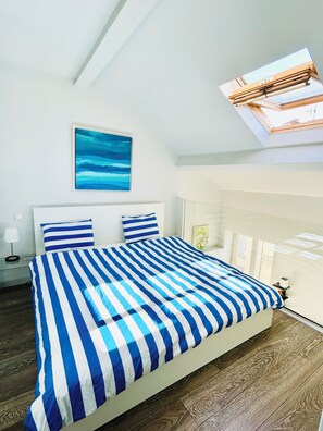 1 chambre, coffres-forts dans les chambres, fer et planche à repasser