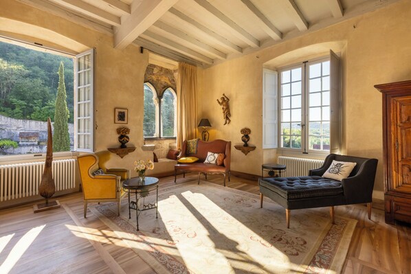 Grand Suite, Non Smoking, River View | Living area