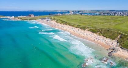 Captain Jacks Retreat. Nr Newquay, Padstow, Eden. Sleeps up to 8 People 4+ bed