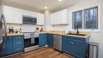 Microwave, oven, stovetop, dishwasher