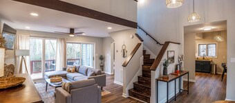 Peaceful & Spacious Mtn Getaway, 15 min from App