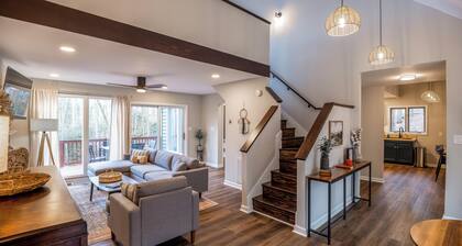 Peaceful & Spacious Mtn Getaway, 15 min from App