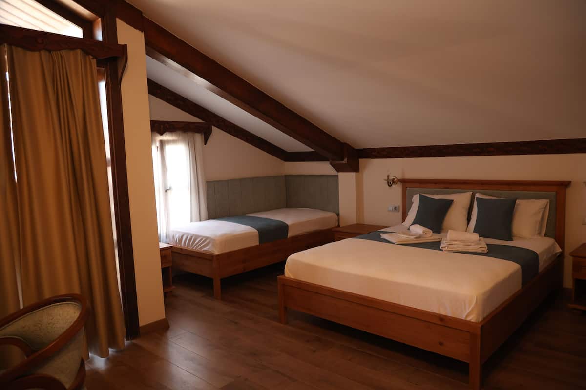 Chambre avec lits jumeaux, balcon