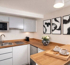 Studio, vue cour intérieure | Cuisine privée