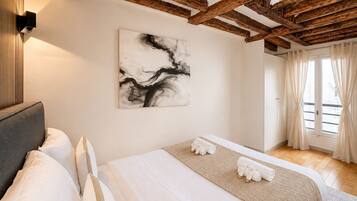 Studio, Courtyard View | View from room