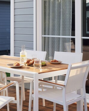 Outdoor dining - Designed to Pause: Fireplace, Sauna & Quiet Rest (Wandlitz)