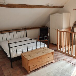 2 Schlafzimmer, Bügeleisen/Bügelbrett, Bettwäsche