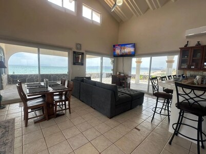 Beachfront Private 3-Bedroom House in Beautiful Punta Chivato with AC & Starlink