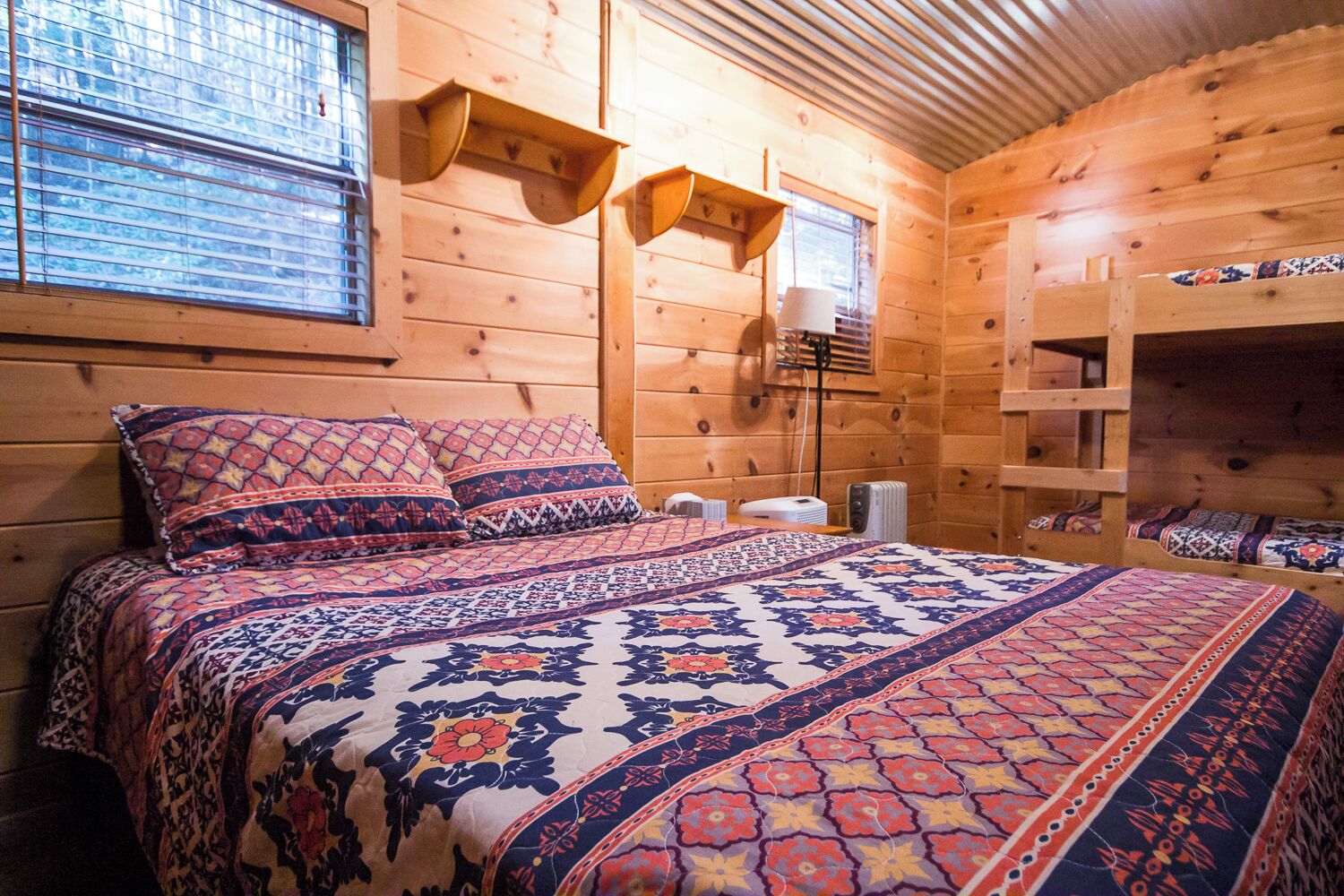 1 多间卧室、免费 WiFi、床单