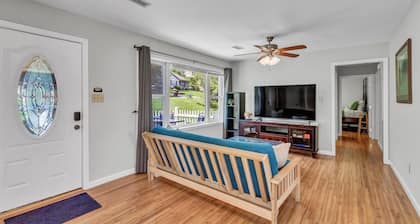 Bearden Bungalow - 10 Min. to Downtown and West Knoxville