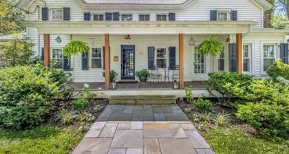 Beautiful 3-bedroom house in New Paltz with AC, WiFi, SunDeck & Close to ALL