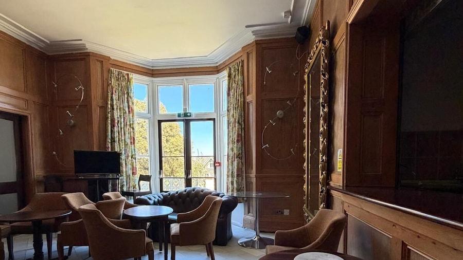 The Queens Road Hotel