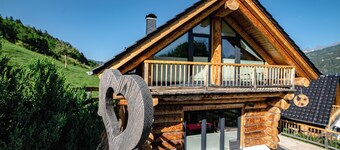 Cosy Chalet with Panoramic View, Sun Terrace and Free Summer Mountain Cable Car
