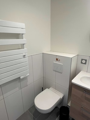 Maison | Salle de bain | Sèche-cheveux, serviettes fournies, shampoing