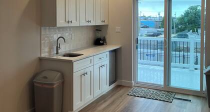 Spacious 4-bedroom townhome in fantastic Wildwood with AC, WiFi