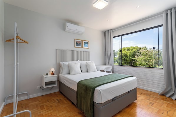 デラックス アパートメント | 遮光カーテン、アイロン / アイロン台、WiFi (無料)