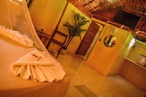 Comfort huisje, balkon, uitzicht op tuin | Een laptopwerkplek, gratis wifi, beddengoed